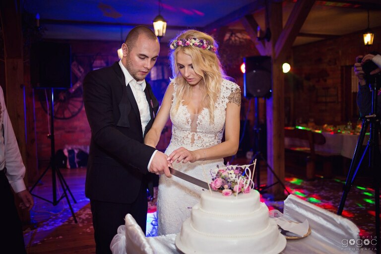 WAAACH5BAEAAAAALAAAAAABAAEAAAICRAEAOw==