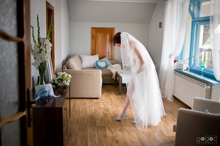 WAAACH5BAEAAAAALAAAAAABAAEAAAICRAEAOw==