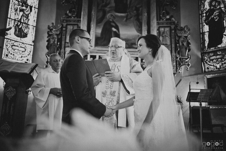 WAAACH5BAEAAAAALAAAAAABAAEAAAICRAEAOw==