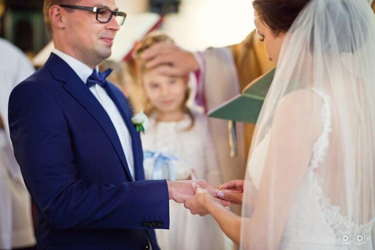 WAAACH5BAEAAAAALAAAAAABAAEAAAICRAEAOw==