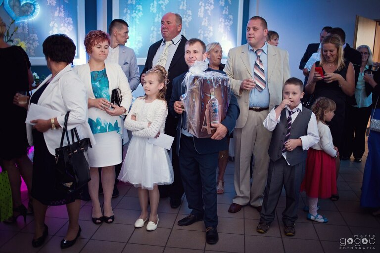 WAAACH5BAEAAAAALAAAAAABAAEAAAICRAEAOw==