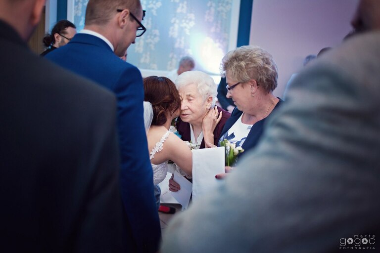 WAAACH5BAEAAAAALAAAAAABAAEAAAICRAEAOw==