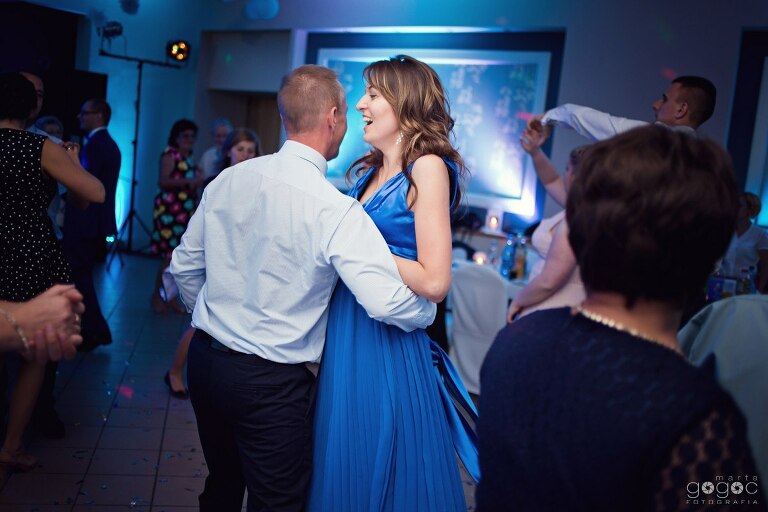 WAAACH5BAEAAAAALAAAAAABAAEAAAICRAEAOw==