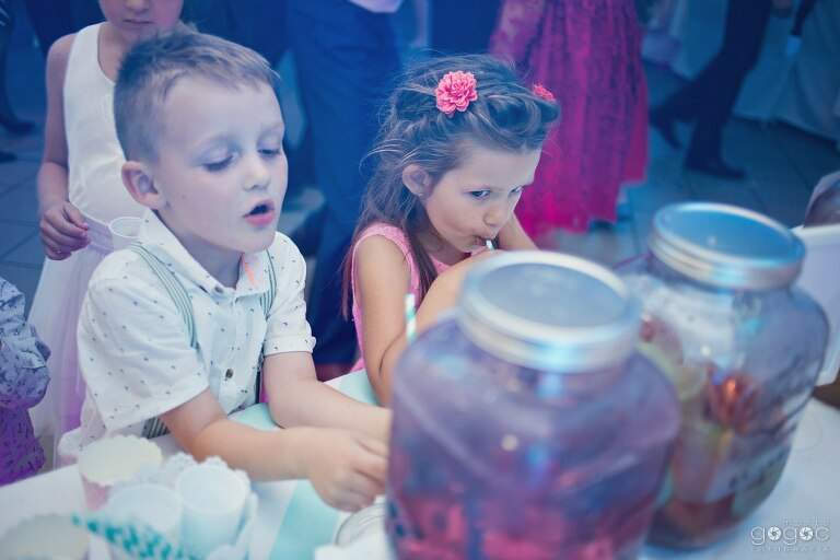 WAAACH5BAEAAAAALAAAAAABAAEAAAICRAEAOw==