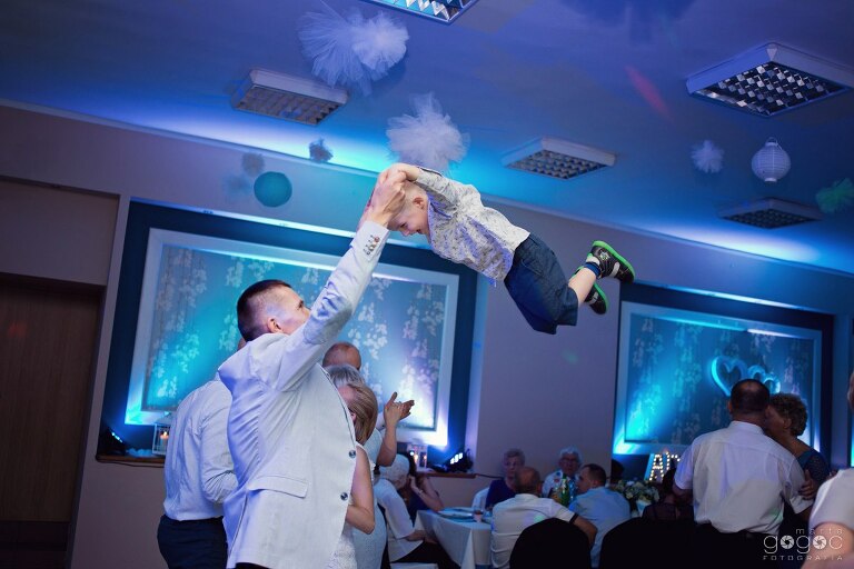 WAAACH5BAEAAAAALAAAAAABAAEAAAICRAEAOw==