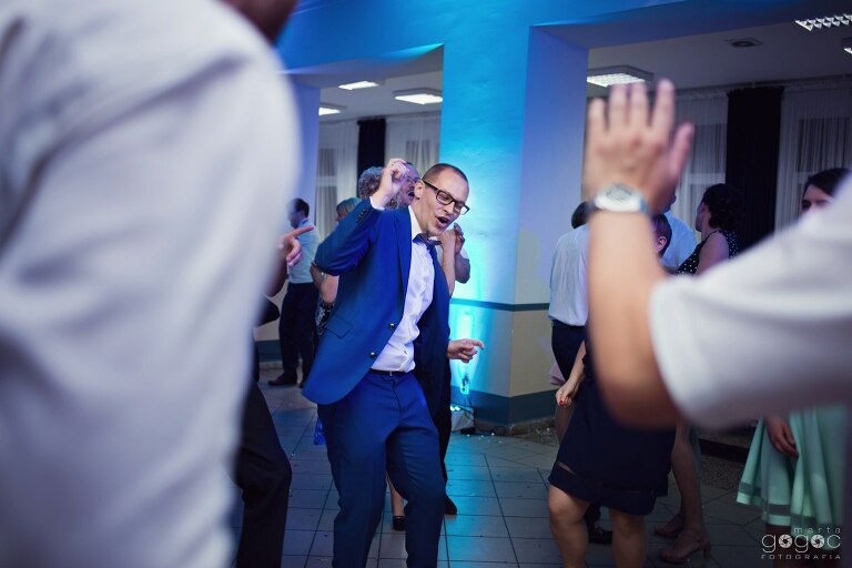 WAAACH5BAEAAAAALAAAAAABAAEAAAICRAEAOw==