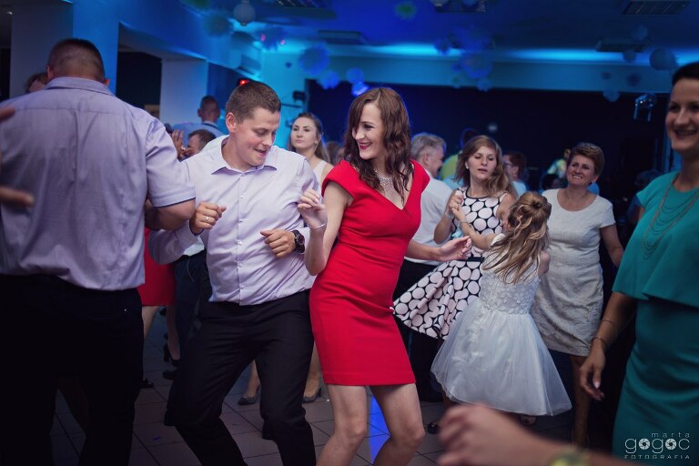 WAAACH5BAEAAAAALAAAAAABAAEAAAICRAEAOw==