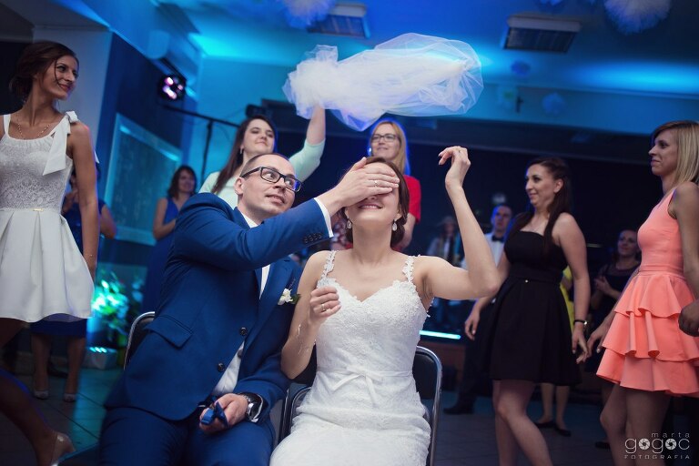 WAAACH5BAEAAAAALAAAAAABAAEAAAICRAEAOw==