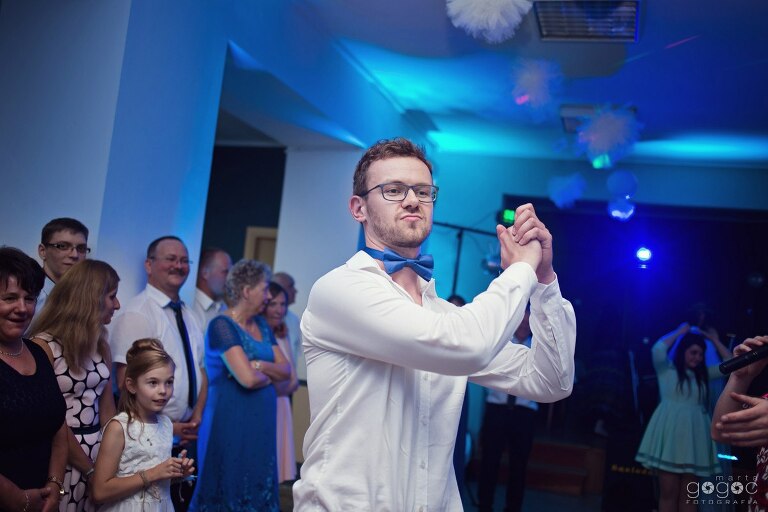 WAAACH5BAEAAAAALAAAAAABAAEAAAICRAEAOw==