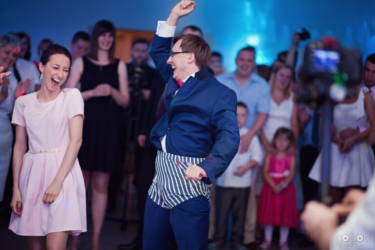 WAAACH5BAEAAAAALAAAAAABAAEAAAICRAEAOw==