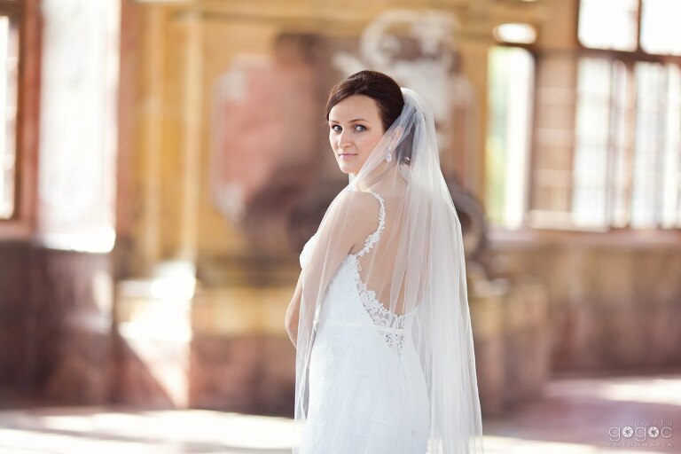 WAAACH5BAEAAAAALAAAAAABAAEAAAICRAEAOw==