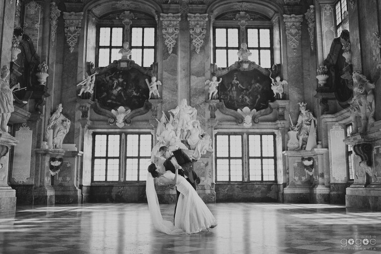 WAAACH5BAEAAAAALAAAAAABAAEAAAICRAEAOw==