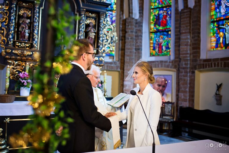 WAAACH5BAEAAAAALAAAAAABAAEAAAICRAEAOw==