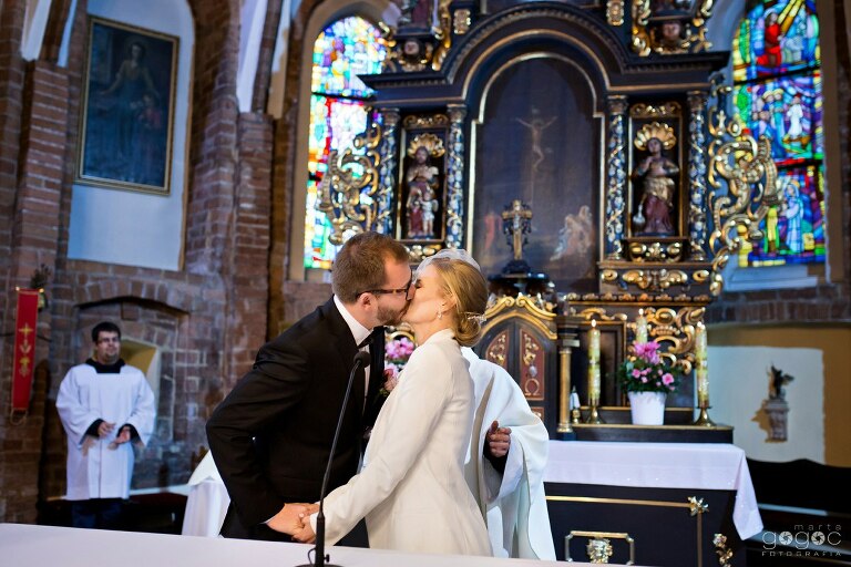 WAAACH5BAEAAAAALAAAAAABAAEAAAICRAEAOw==