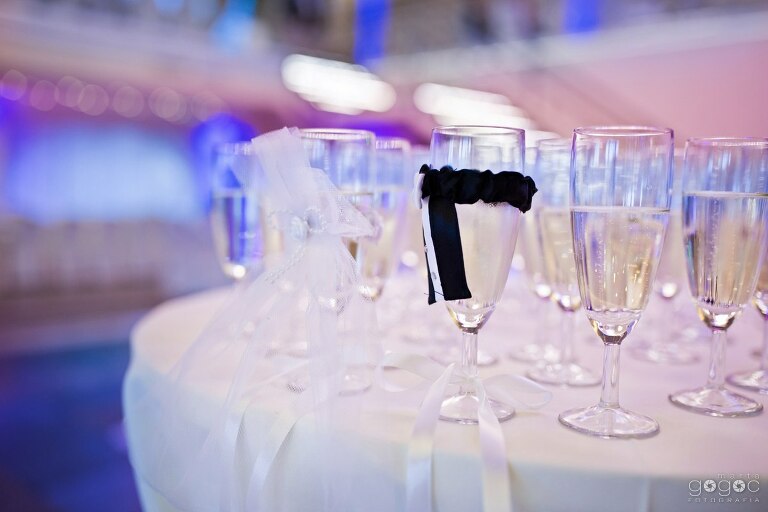 WAAACH5BAEAAAAALAAAAAABAAEAAAICRAEAOw==