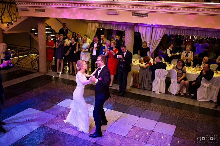 WAAACH5BAEAAAAALAAAAAABAAEAAAICRAEAOw==