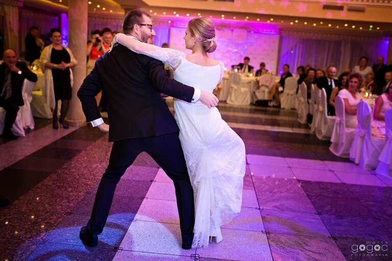 WAAACH5BAEAAAAALAAAAAABAAEAAAICRAEAOw==