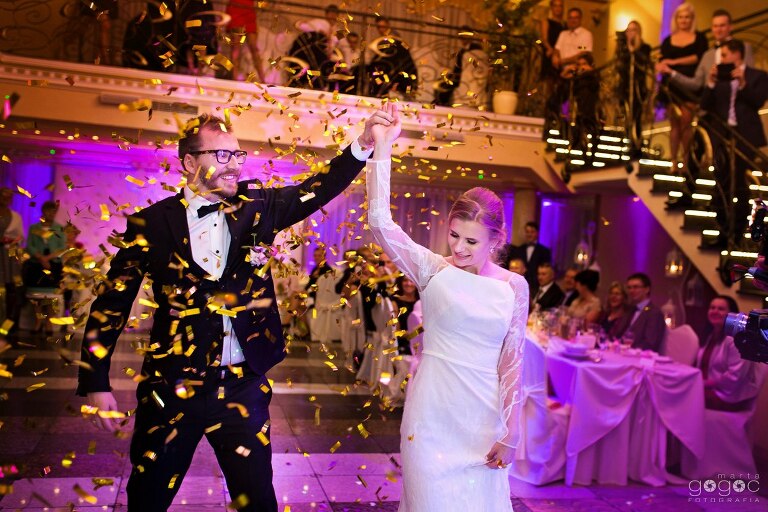 WAAACH5BAEAAAAALAAAAAABAAEAAAICRAEAOw==