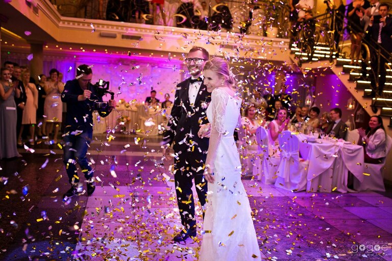 WAAACH5BAEAAAAALAAAAAABAAEAAAICRAEAOw==