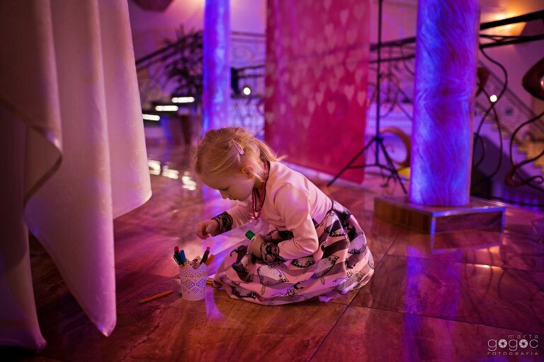 WAAACH5BAEAAAAALAAAAAABAAEAAAICRAEAOw==