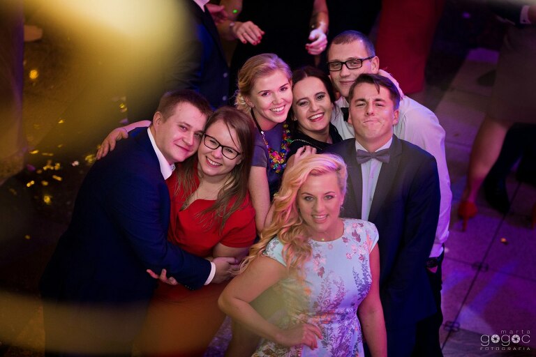 WAAACH5BAEAAAAALAAAAAABAAEAAAICRAEAOw==