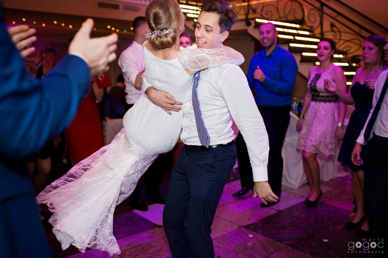 WAAACH5BAEAAAAALAAAAAABAAEAAAICRAEAOw==