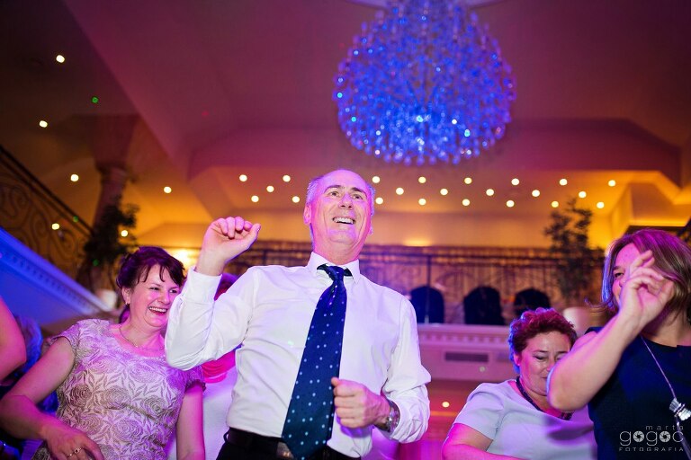 WAAACH5BAEAAAAALAAAAAABAAEAAAICRAEAOw==