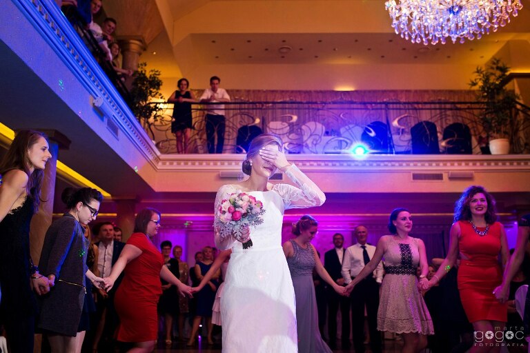 WAAACH5BAEAAAAALAAAAAABAAEAAAICRAEAOw==