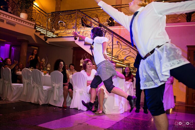 WAAACH5BAEAAAAALAAAAAABAAEAAAICRAEAOw==