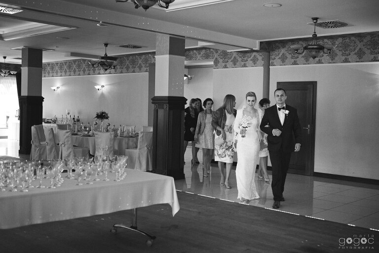 WAAACH5BAEAAAAALAAAAAABAAEAAAICRAEAOw==