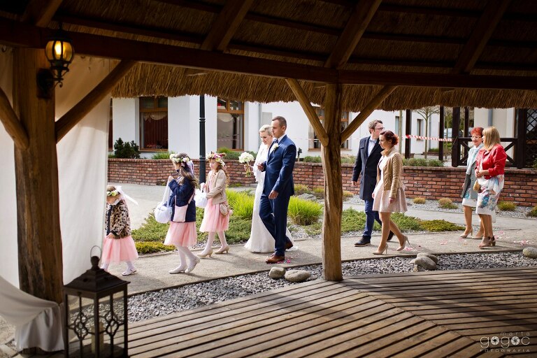 WAAACH5BAEAAAAALAAAAAABAAEAAAICRAEAOw==