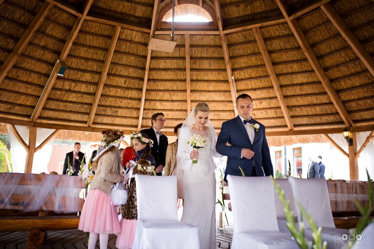 WAAACH5BAEAAAAALAAAAAABAAEAAAICRAEAOw==