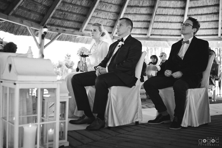 WAAACH5BAEAAAAALAAAAAABAAEAAAICRAEAOw==