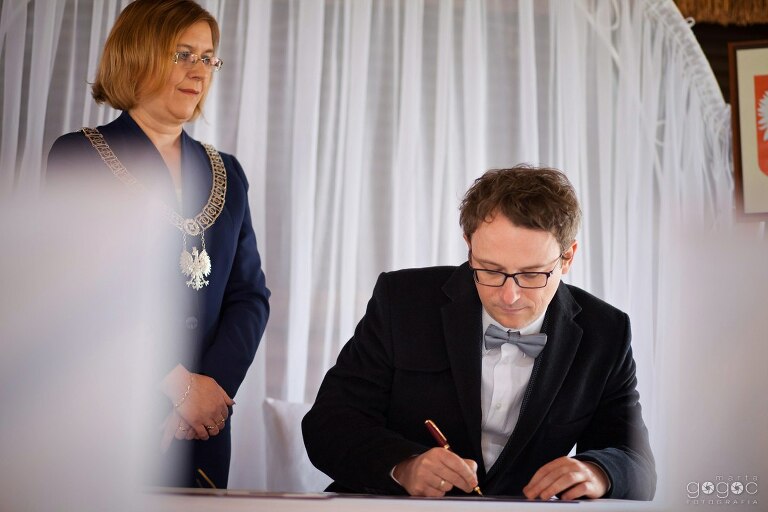 WAAACH5BAEAAAAALAAAAAABAAEAAAICRAEAOw==