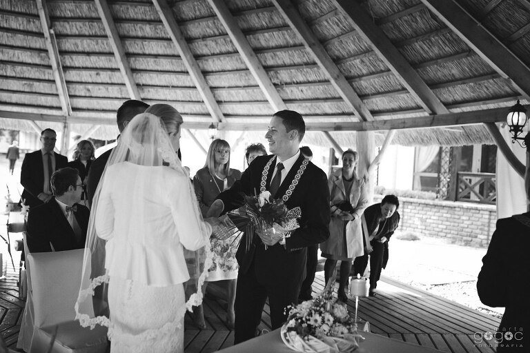 WAAACH5BAEAAAAALAAAAAABAAEAAAICRAEAOw==