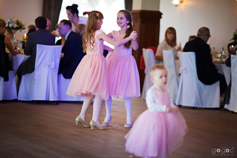 WAAACH5BAEAAAAALAAAAAABAAEAAAICRAEAOw==