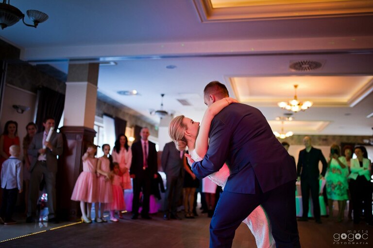 WAAACH5BAEAAAAALAAAAAABAAEAAAICRAEAOw==