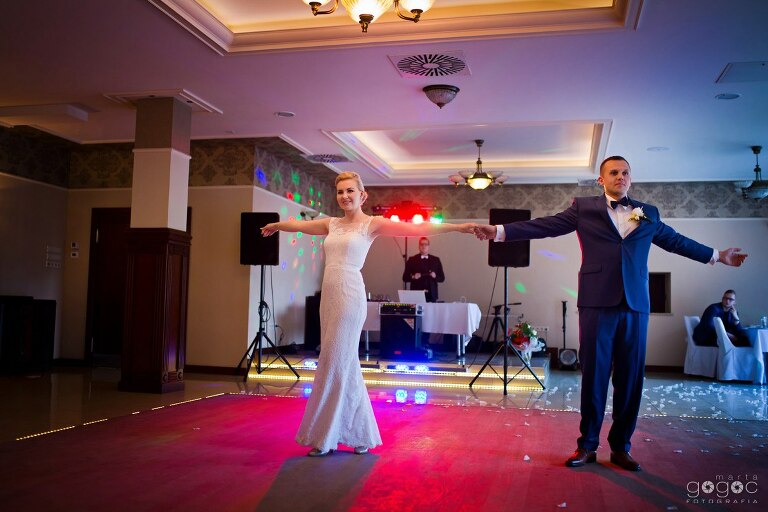 WAAACH5BAEAAAAALAAAAAABAAEAAAICRAEAOw==