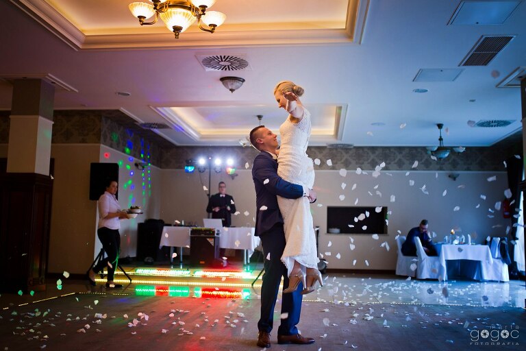 WAAACH5BAEAAAAALAAAAAABAAEAAAICRAEAOw==