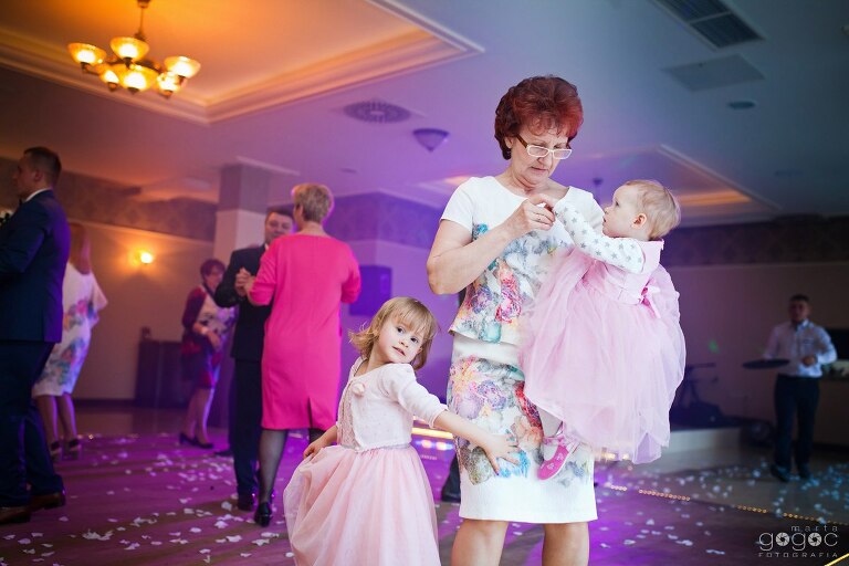 WAAACH5BAEAAAAALAAAAAABAAEAAAICRAEAOw==