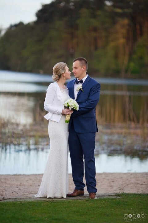 WAAACH5BAEAAAAALAAAAAABAAEAAAICRAEAOw==