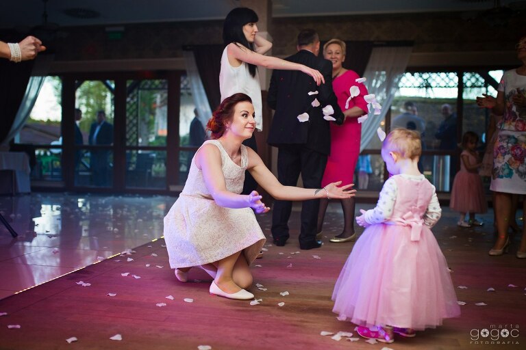 WAAACH5BAEAAAAALAAAAAABAAEAAAICRAEAOw==