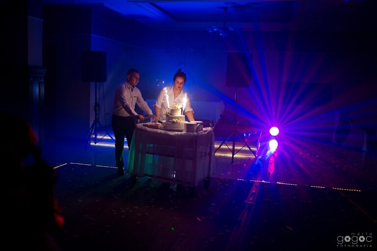 WAAACH5BAEAAAAALAAAAAABAAEAAAICRAEAOw==