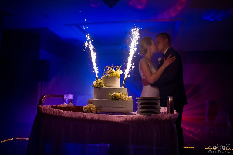 WAAACH5BAEAAAAALAAAAAABAAEAAAICRAEAOw==