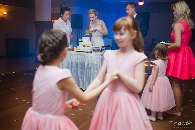 WAAACH5BAEAAAAALAAAAAABAAEAAAICRAEAOw==