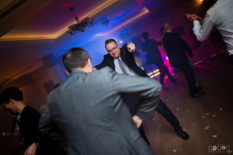 WAAACH5BAEAAAAALAAAAAABAAEAAAICRAEAOw==