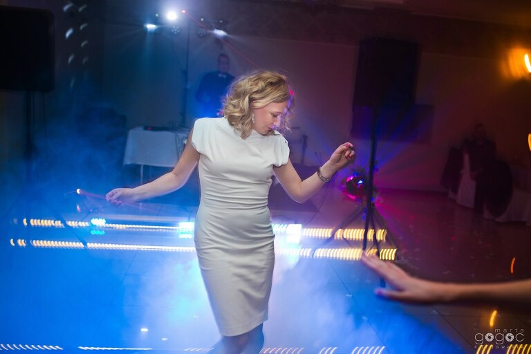 WAAACH5BAEAAAAALAAAAAABAAEAAAICRAEAOw==