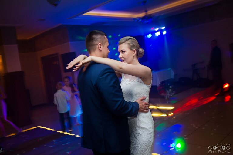 WAAACH5BAEAAAAALAAAAAABAAEAAAICRAEAOw==