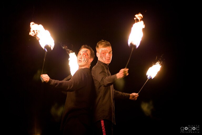 WAAACH5BAEAAAAALAAAAAABAAEAAAICRAEAOw==