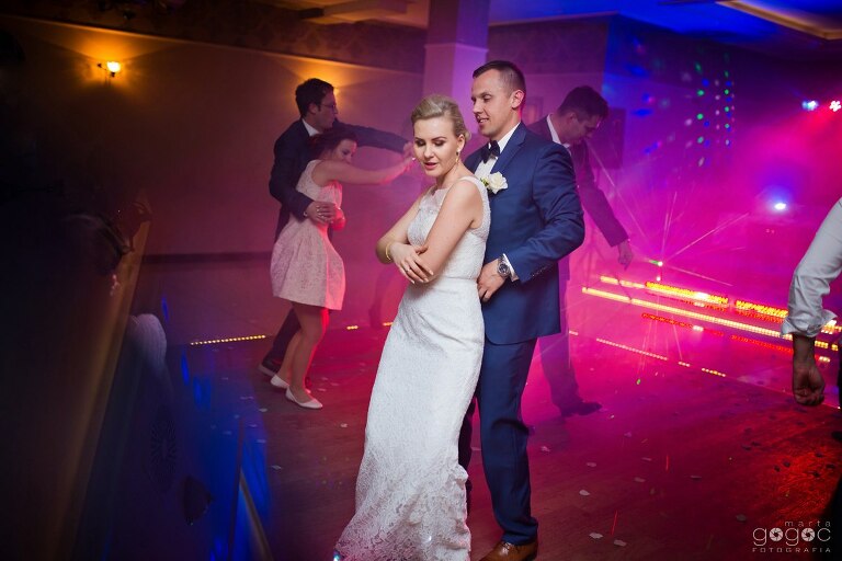 WAAACH5BAEAAAAALAAAAAABAAEAAAICRAEAOw==